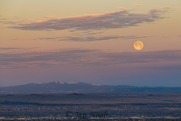 Full Moonset